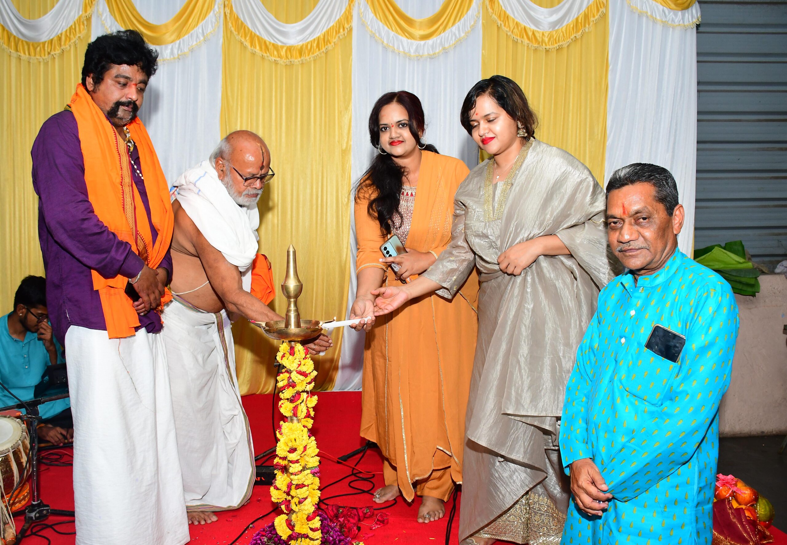 In Jagat Colony, Kalaburagi, Uttaradi Math’s head, Ramacharya Ghanti, inaugurated